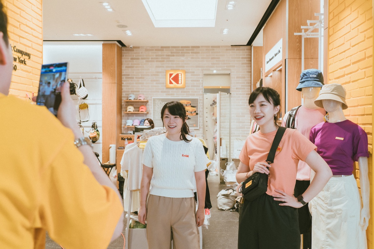 韓國新世界百貨 Kodak 門市直播試穿